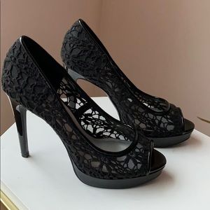 Chinese Laundry Lace Open Toe pumps